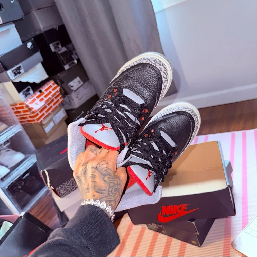 Air Jordan Retro 3 OG - Picture 4 of 14